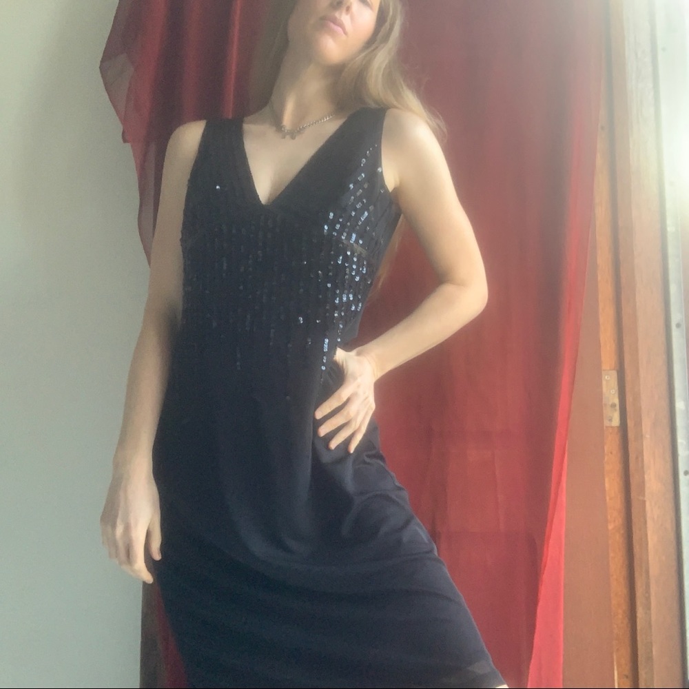 High end Laura K black sequin midi gown (16) - Picture 6 of 10